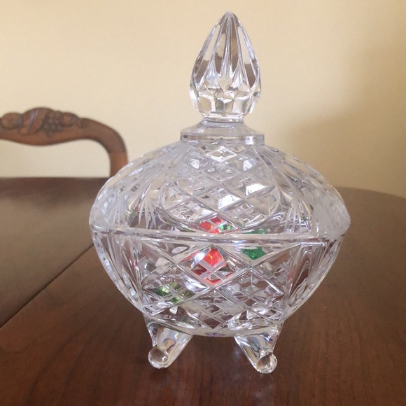 Pinwheel Crystal Footed Dish with Lid. - Picture 3 of 7